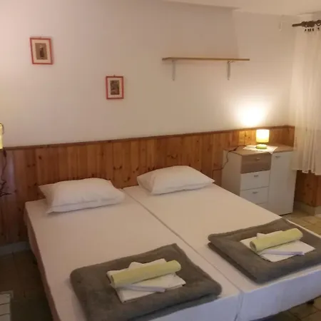 And By The Sea Martinscica, Cres - 23980 Гостевой дом 3*