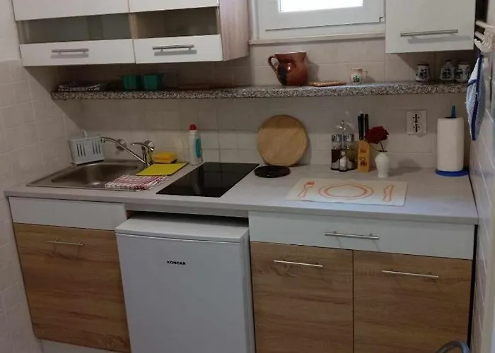 And By The Sea Martinscica, Cres - 23980 Гостевой дом 3*