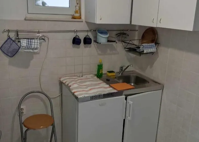 Гостевой дом And By The Sea Martinscica, Cres - 23980 Мартиншчица